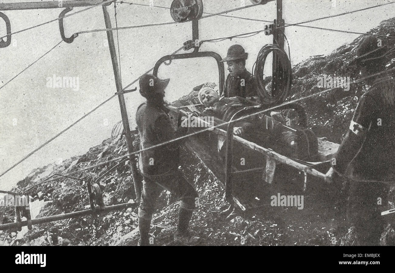 Un carrello progettato dagli italiani per il trasporto dei loro feriti oltre la montagna durante la Prima Guerra Mondiale Foto Stock