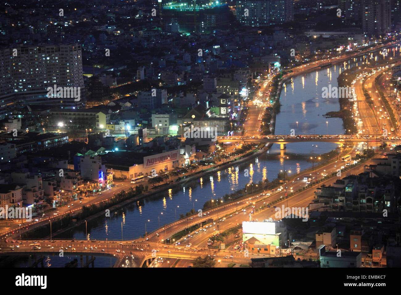 Il Vietnam, Ho Chi Minh City, Ben Nghe Canal, notte, vista aerea, Foto Stock