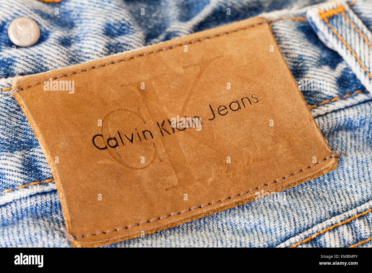 Patch di Branding su coppia di Calvin Klein jeans blu Foto Stock