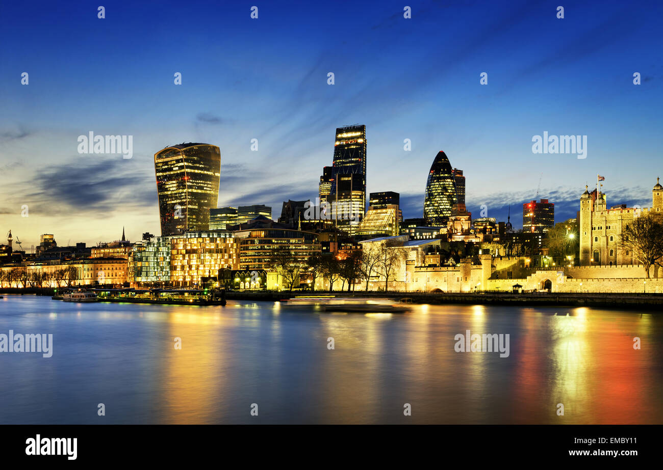City of London skyline al tramonto Foto Stock