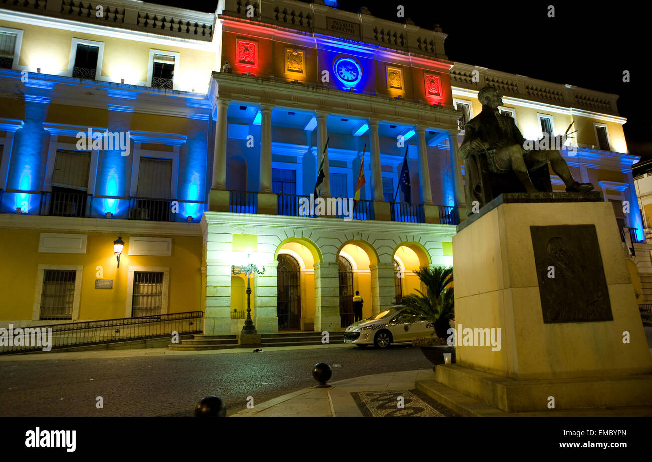 La Plaza de España, che è meglio conosciuto in Badajoz come "San Juan",è il cuore della città, abituale luogo di incontro e l'agg Foto Stock
