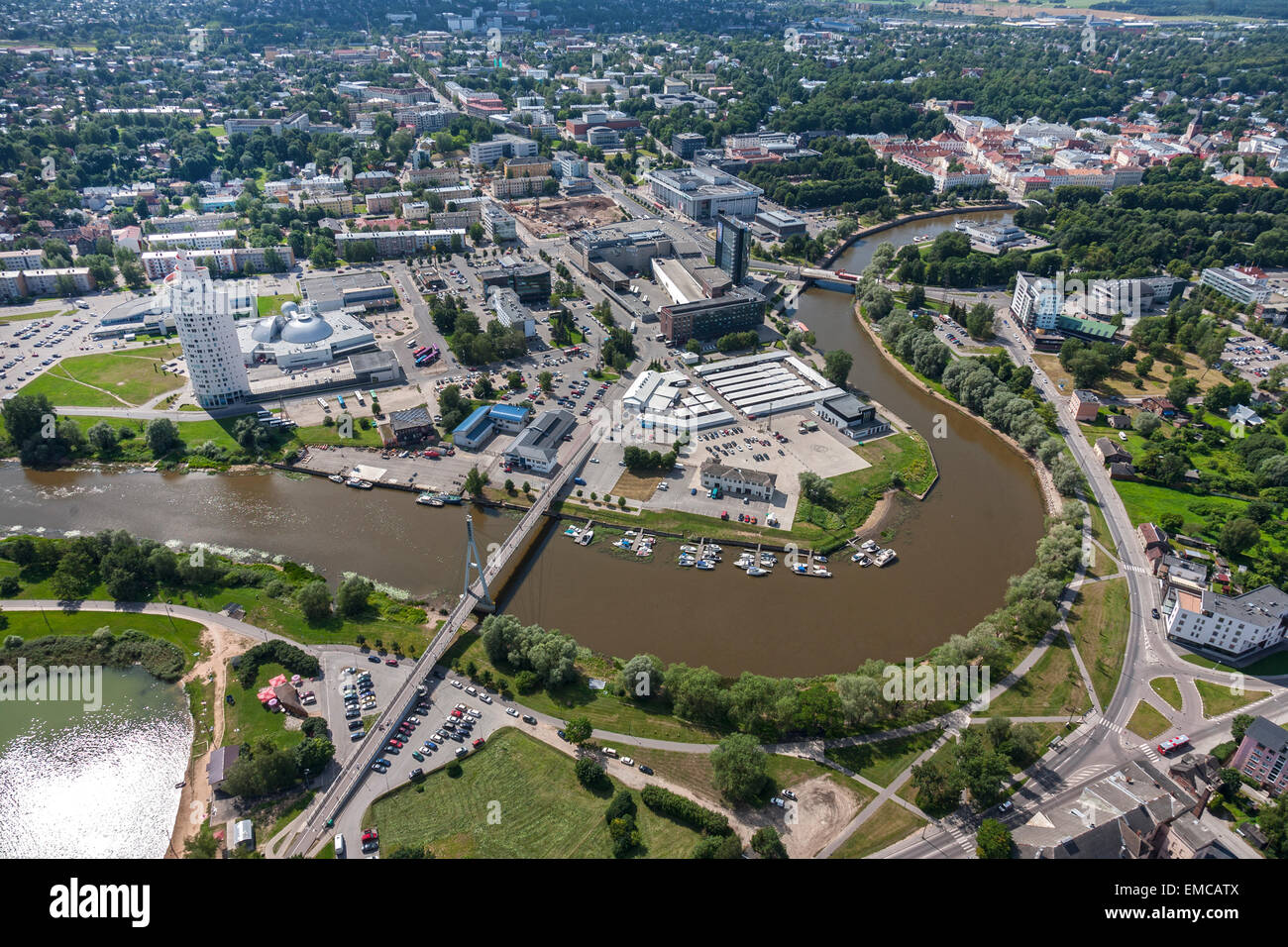 Estonia Tartu, paesaggio con fiume Emajogi Foto Stock