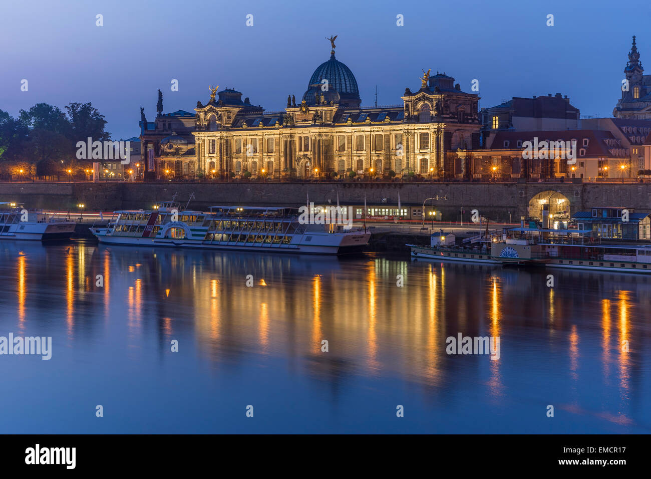 Germania, Dresda, vista illumina di Accademia di Belle Arti di mattina Foto Stock