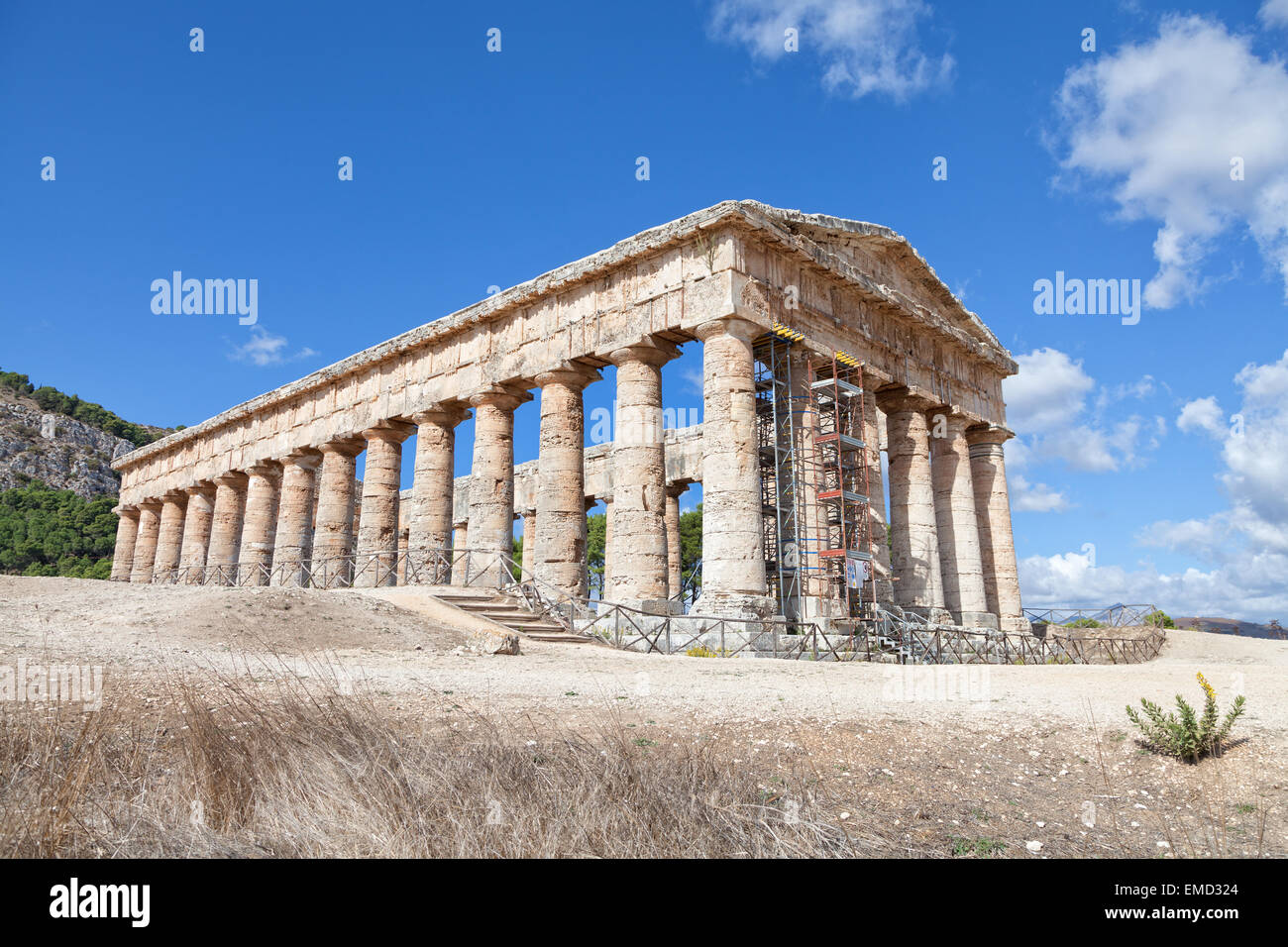 Antico tempio greco di Segesta, Sicilia Foto Stock