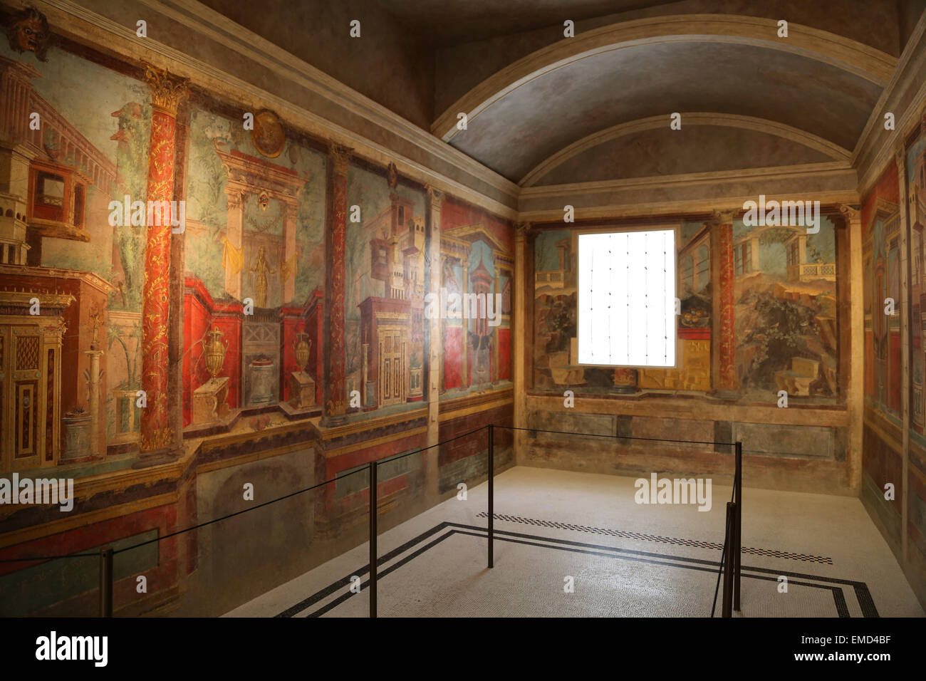 Muro Romano la pittura. 50-40 BC. Stile 2a. Colorate scene architettoniche. Villa di P. Fannius Synistor a Boscoreale, Italia. Foto Stock