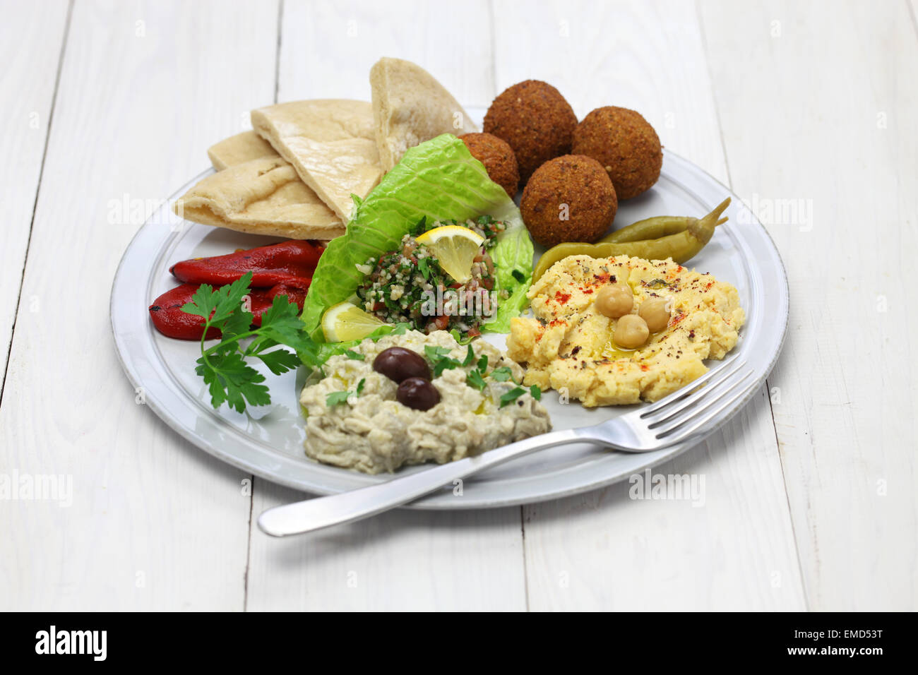 Hummus, falafel, Baba ghanoush, tabulé e pita, cucina medio orientale Foto Stock