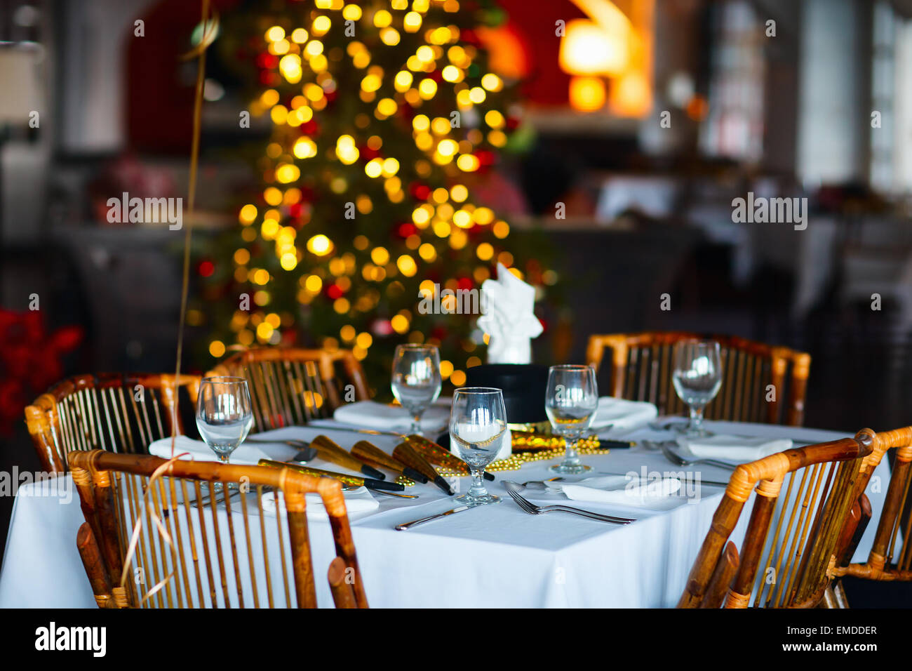 Messa in tavola per la festa di Natale Foto Stock