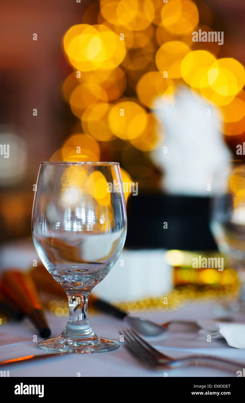 Messa in tavola per la festa di Natale Foto Stock