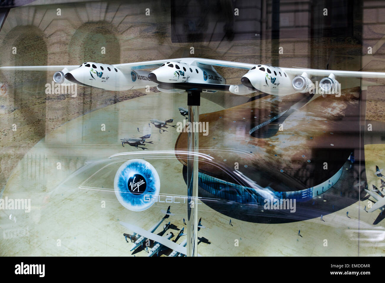 Pubblicità Virgin Galactic in London Inghilterra England Foto Stock