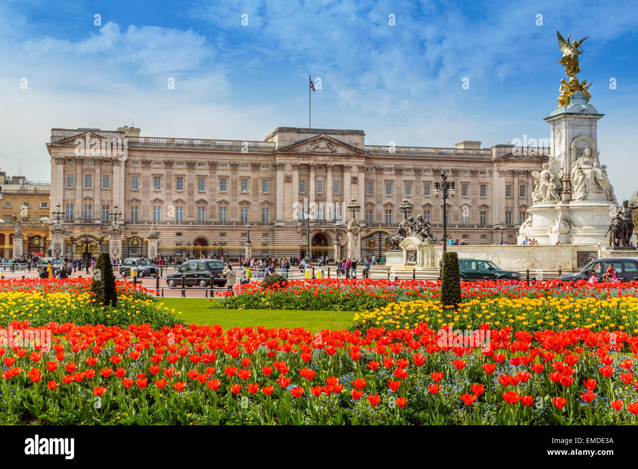 Una vista del paesaggio di Buckingham Palace in primavera, City of Westminster, Londra, Inghilterra, Regno Unito Foto Stock