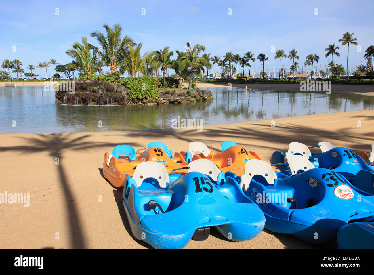 Hawaii, Oahu, Waikiki, Hilton laguna, spiaggia, barche a pedali, Foto Stock