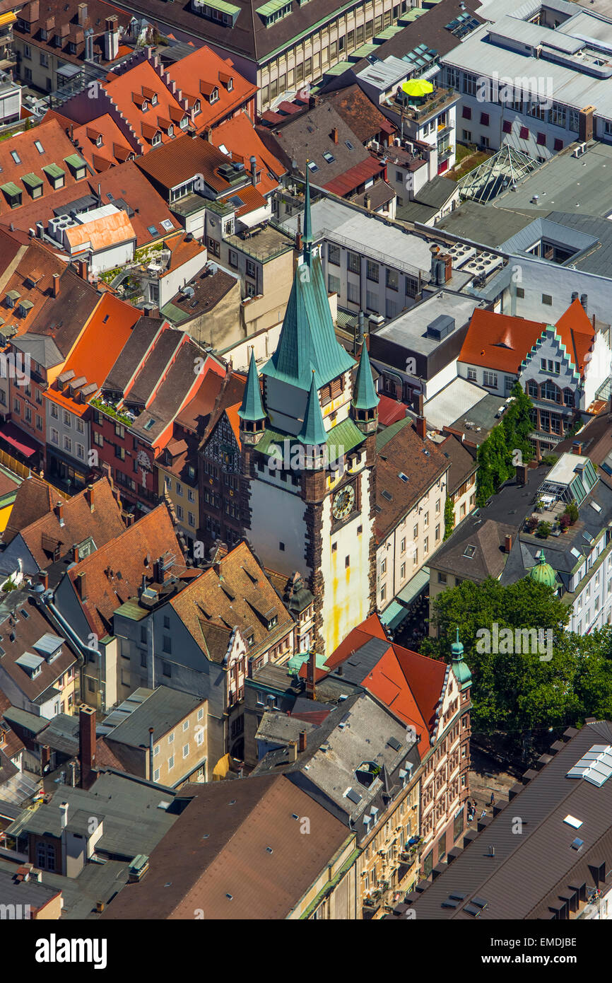 Centro storico di Friburgo con Schwabentor gate, Freiburg im Breisgau, Baden-Württemberg, Germania Foto Stock