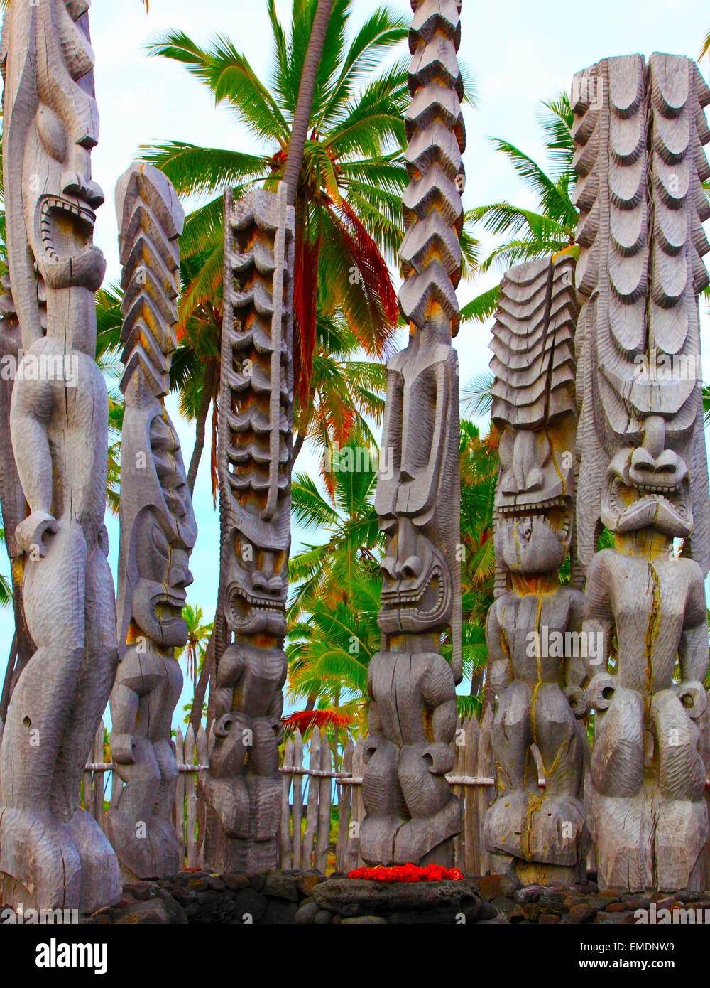 Hawaii Big Island, Puuhonua o Honaunau, National Historic Park, statue, sculture di legno, Foto Stock