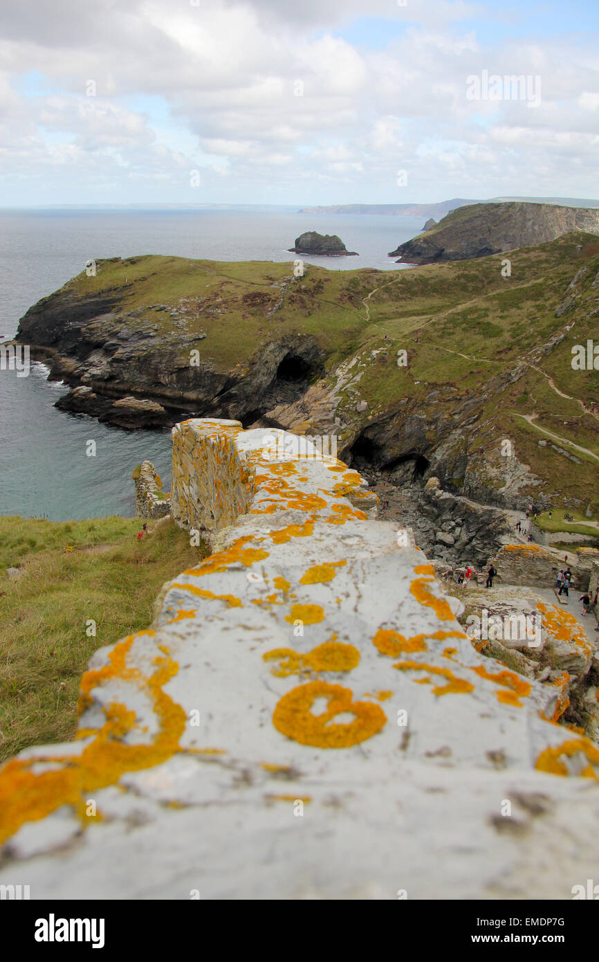 Tintagel Castle grotta di Merlin in Cornovaglia Foto Stock