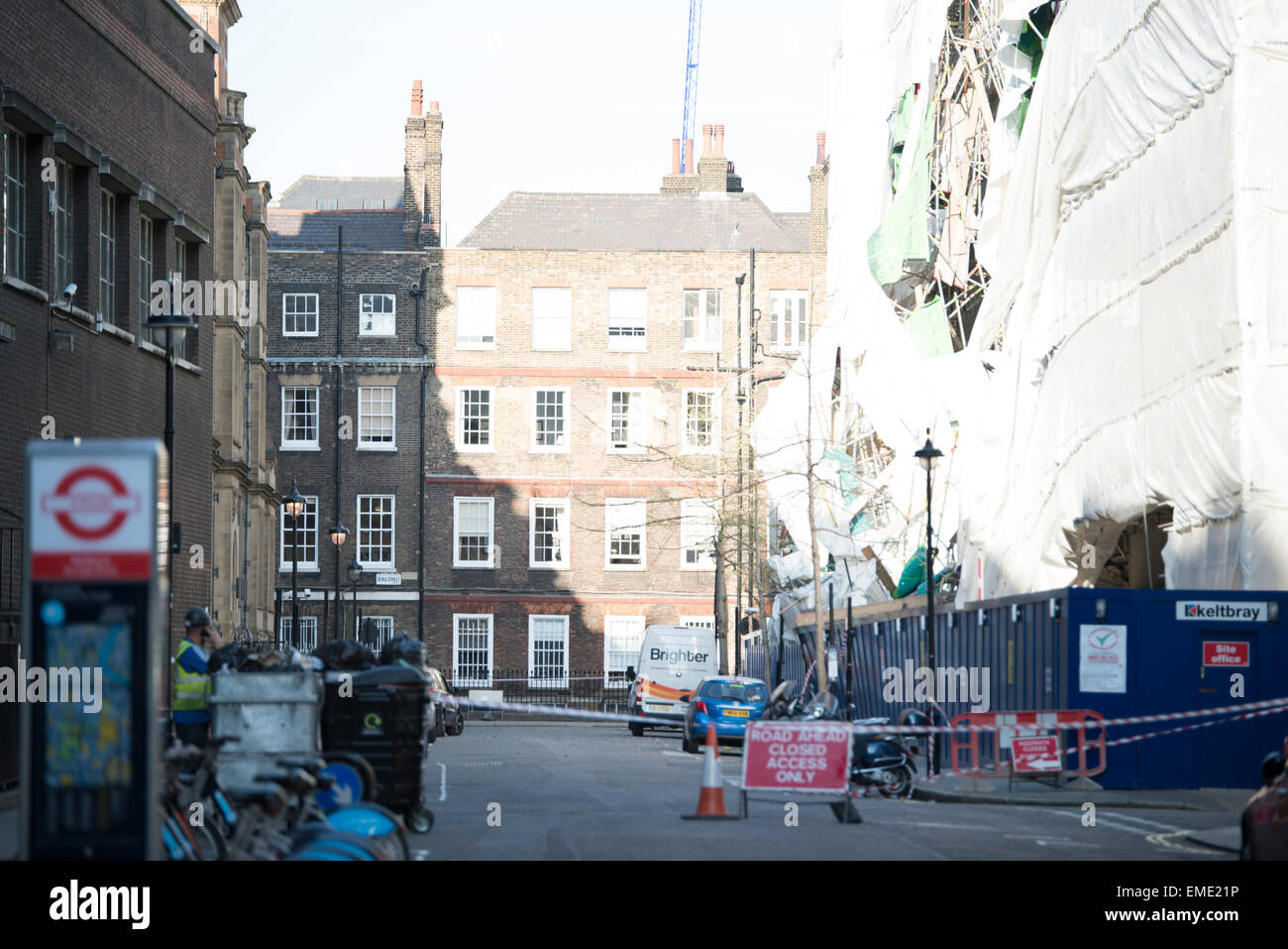 Il Portogallo Street, Londra, Regno Unito. Xx Aprile 2015. Un edificio è crollato presso la London School of Economics di Londra centrale. Credito: Nando Machado/Alamy Live News Foto Stock