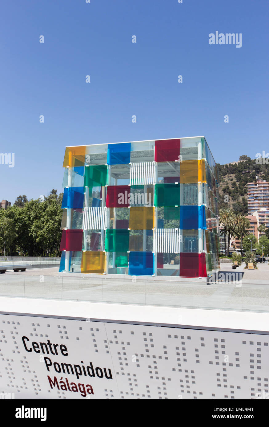 Il Pompidou Art Center, Muelle Onu, porto di Malaga, Costa del Sol, Spagna. Il Cubo, aperto nel Marzo 28th, 2015. Foto Stock