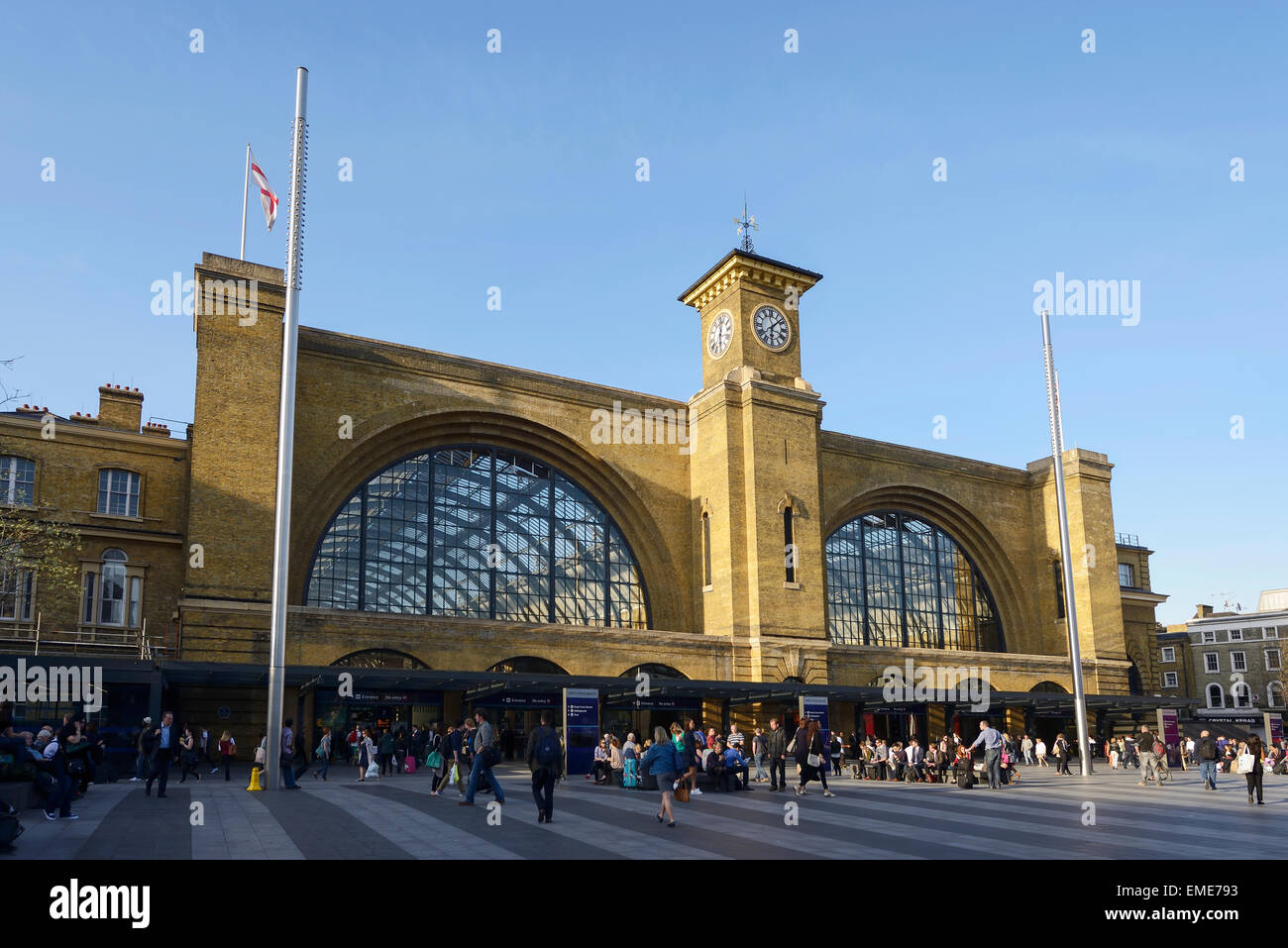 L'ingresso anteriore a Londra dalla stazione ferroviaria di King's Cross REGNO UNITO Foto Stock