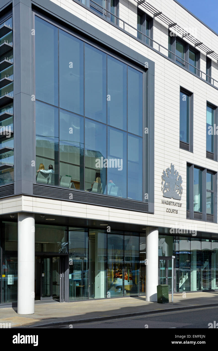 Moderno edificio courthouse facciata di Chelmsford Magistrates Court Essex England Regno Unito Foto Stock