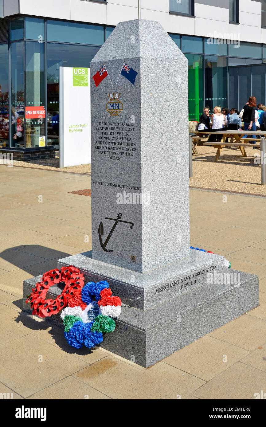 Lungomare di Ipswich memorial a marittimi che hanno perso la loro vita in mare Orwell Quay Lungomare di Ipswich Suffolk England Regno Unito Foto Stock