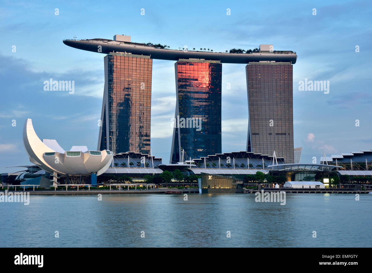 La città di Singapore , Marina Bay Sands Hotel , ArtScience Museum Foto Stock