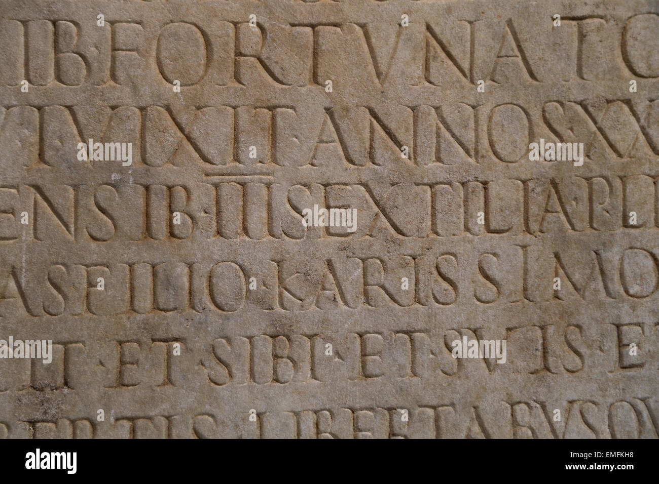 Rilievo Funerario Di Publio Sextilius Fortunato Roman Annuncio 1 150 Epitaffio Latino Di Giovani Freedman Ha Vissuto 22 Anni E 3 Mesi Foto Stock Alamy