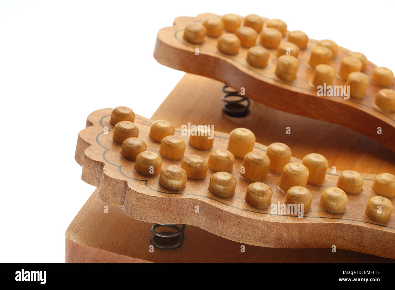 Le attrezzature per il massaggio dei piedi da materiale di legno Foto Stock