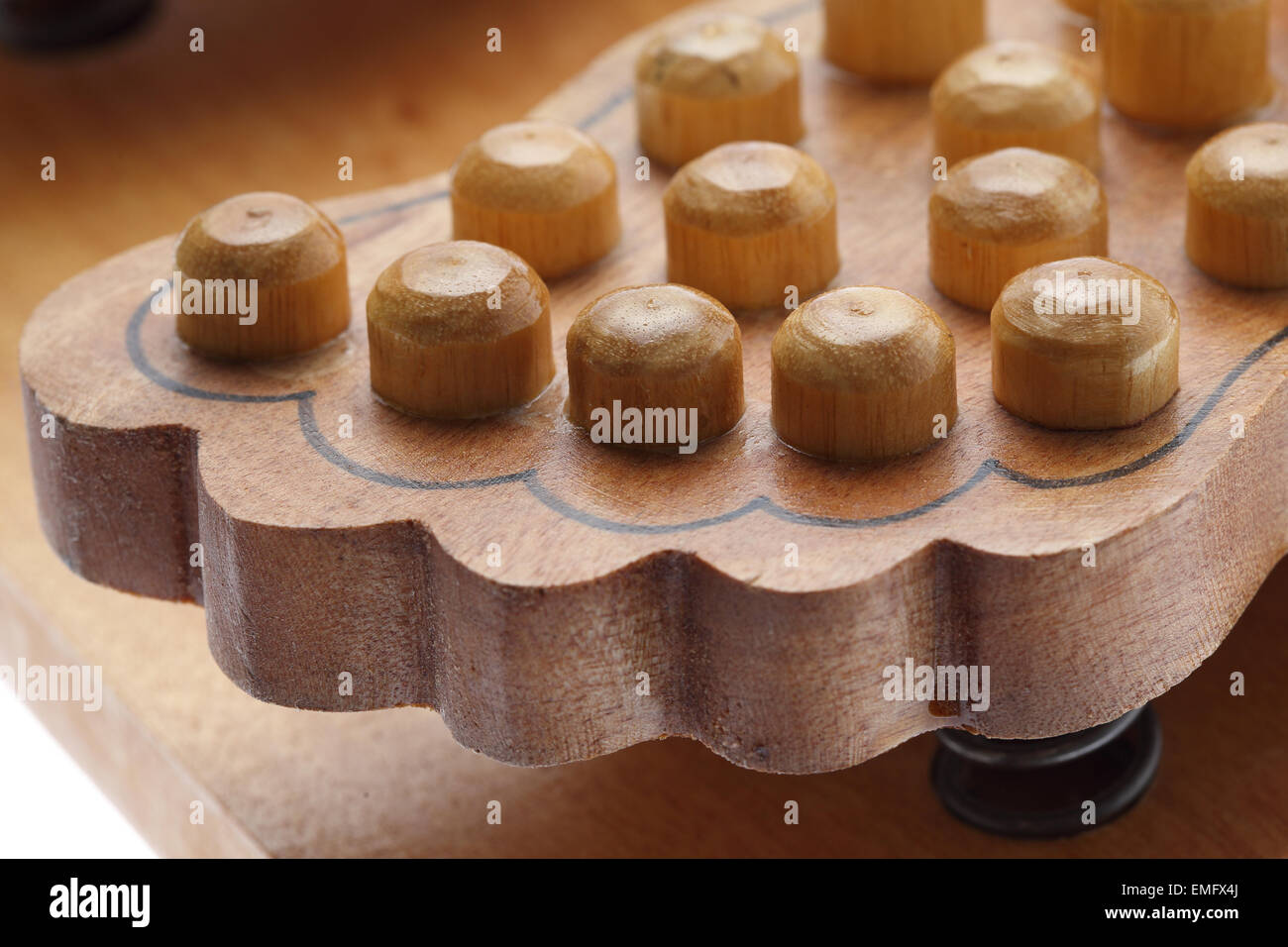 Le attrezzature per il massaggio dei piedi da materiale di legno Foto Stock