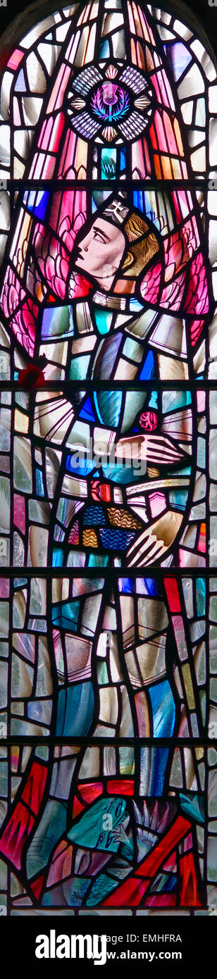La finestra del memoriale di Henry William Somerville Marshall (1923-1944), Guardia scozzese, la chiesa di Sant'Andrea Dacre, Cumbria, Inghilterra Foto Stock