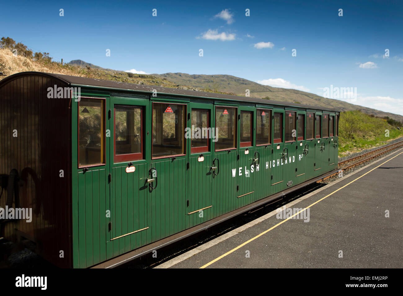 Regno Unito, Galles Gwynedd, Gallese ferrovia di montagna, Rhyd Ddu, terza di classe carrello a piattaforma della stazione Foto Stock