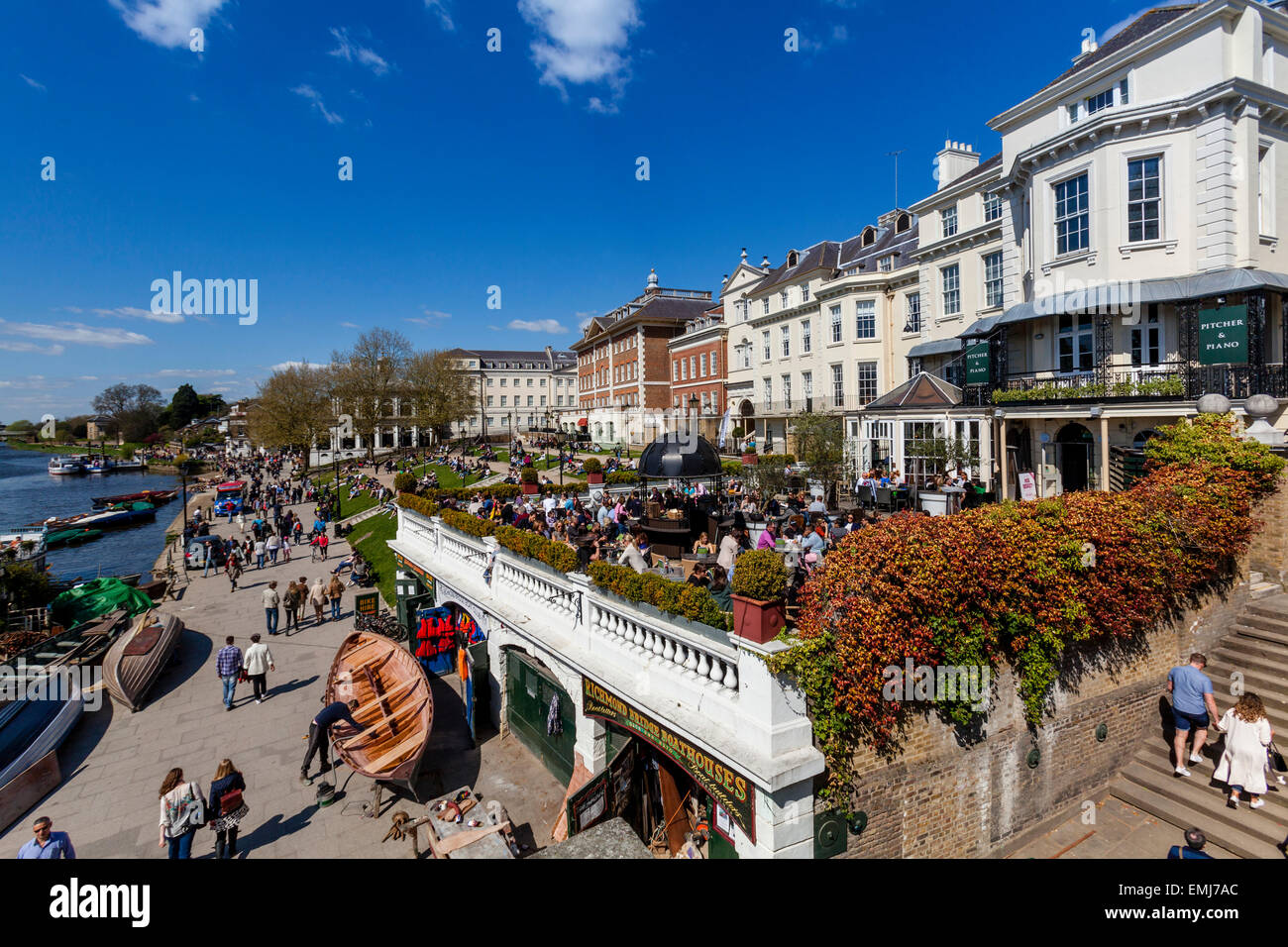 La Pitcher & Piano Riverside Bar, Richmond Upon Thames, Londra, Inghilterra Foto Stock