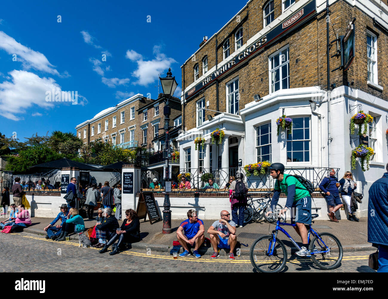 La Croce Bianca Riverside Pub, Richmond Upon Thames, Londra, Inghilterra Foto Stock