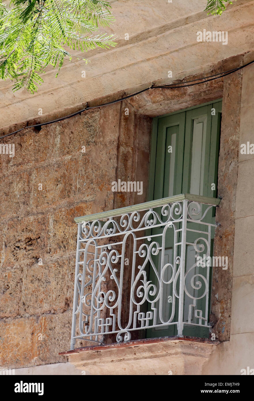 Edificio storico restaurato facciata in Plaza Vieja area Havana Cuba Foto Stock
