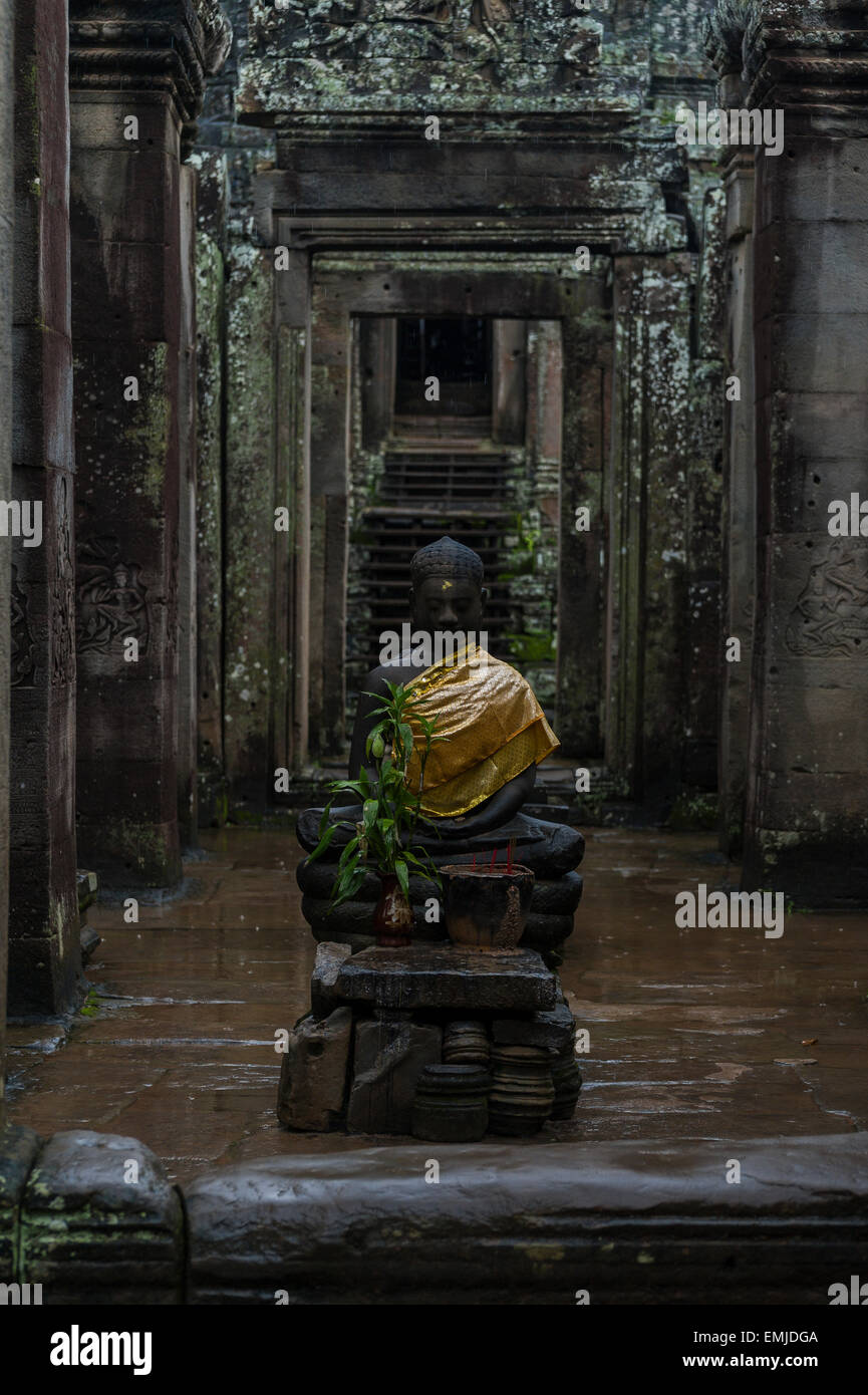 Angkor Wat è un complesso tempio in Cambogia e il più grande monumento religioso nel mondo. Foto Stock