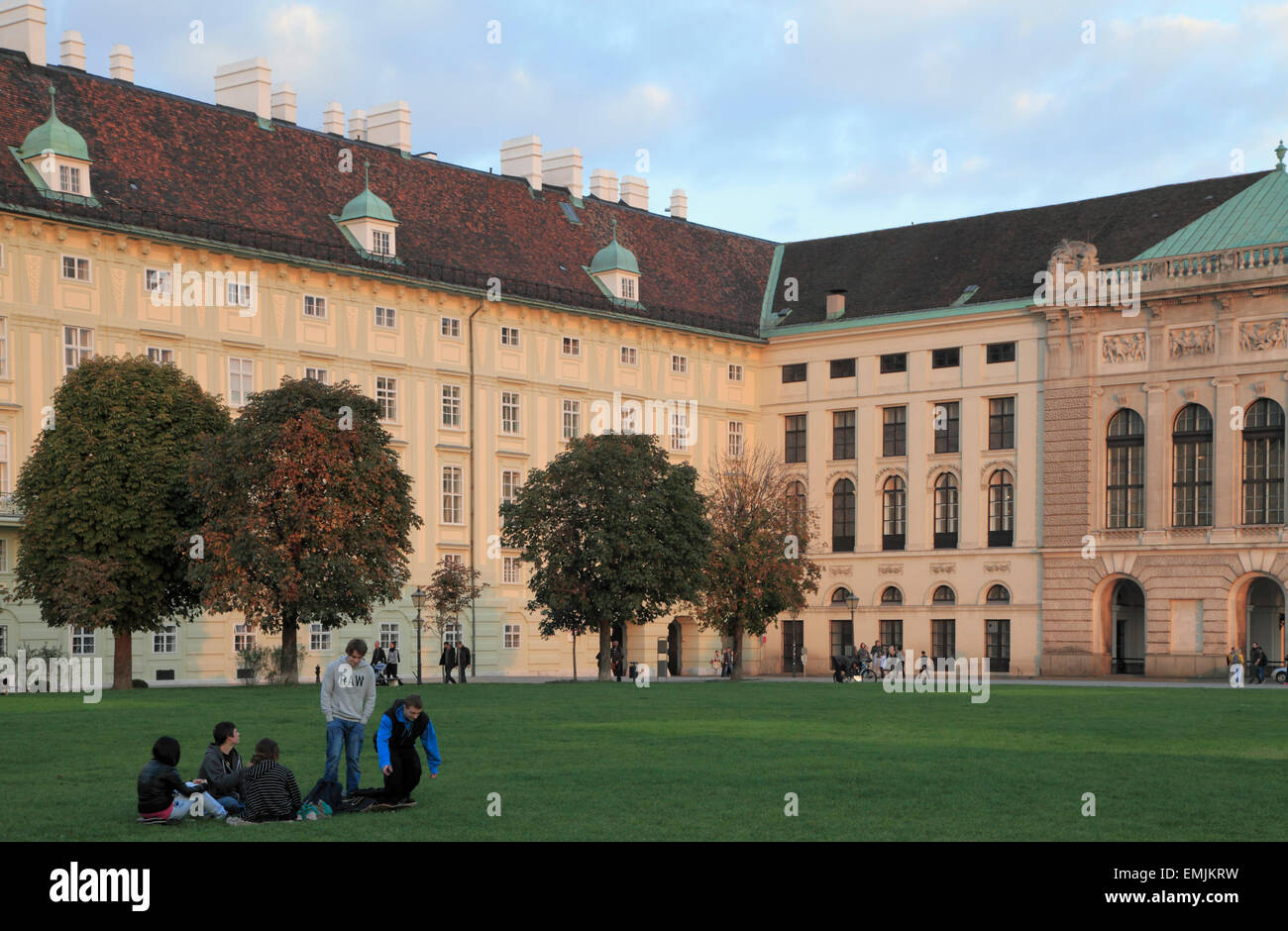 Austria, Vienna Hofburg Palace, Leopoldinischer Trakt, persone Foto Stock