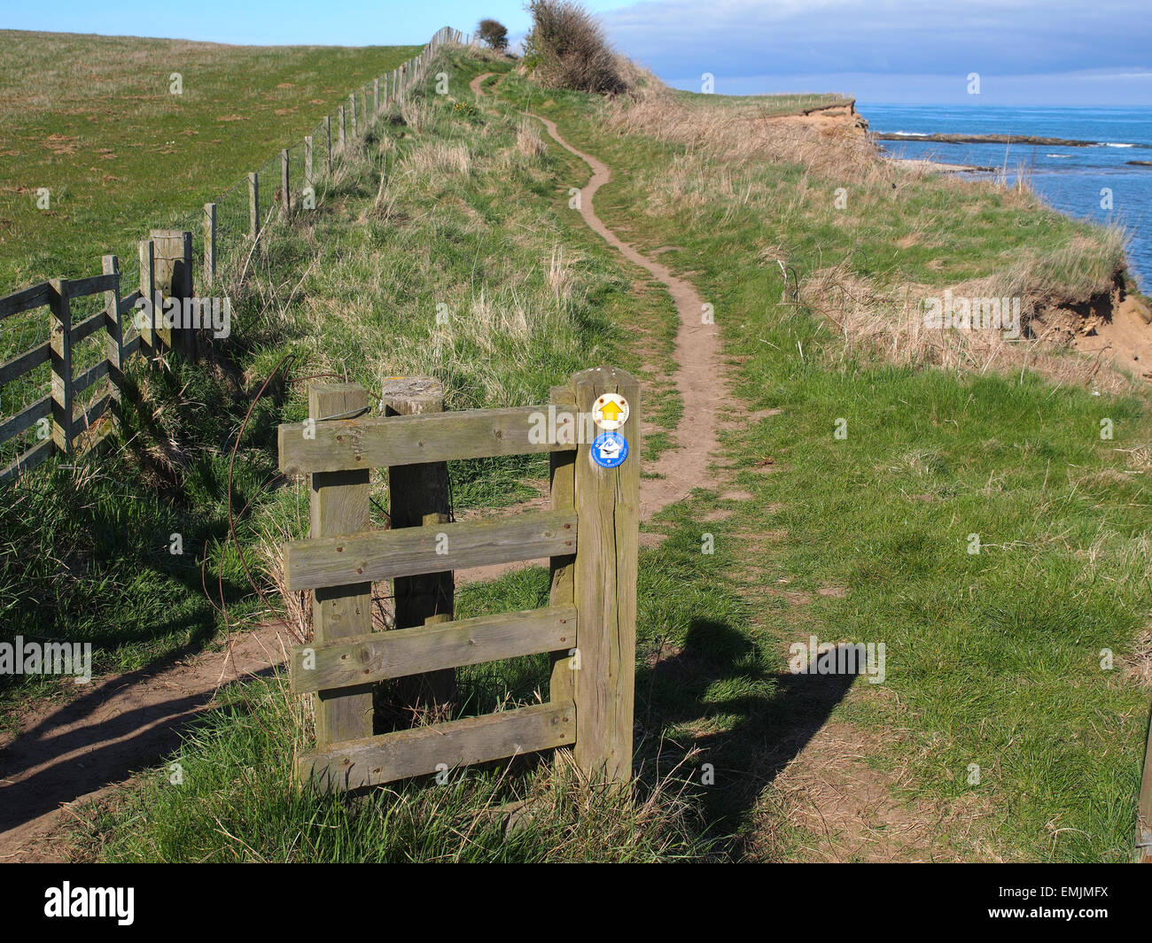 Sentiero segno su St. Oswald il modo, parte del Northumberland sentiero costiero in Inghilterra. Foto Stock