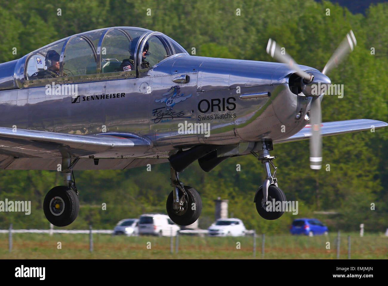 Locarno, Svizzera,21 aprile 2015: Swiss Air Force Pilatus P3 volantini Aerobatic Team partecipare a una sessione di formazione. Aprile 21, 2015 Foto Stock