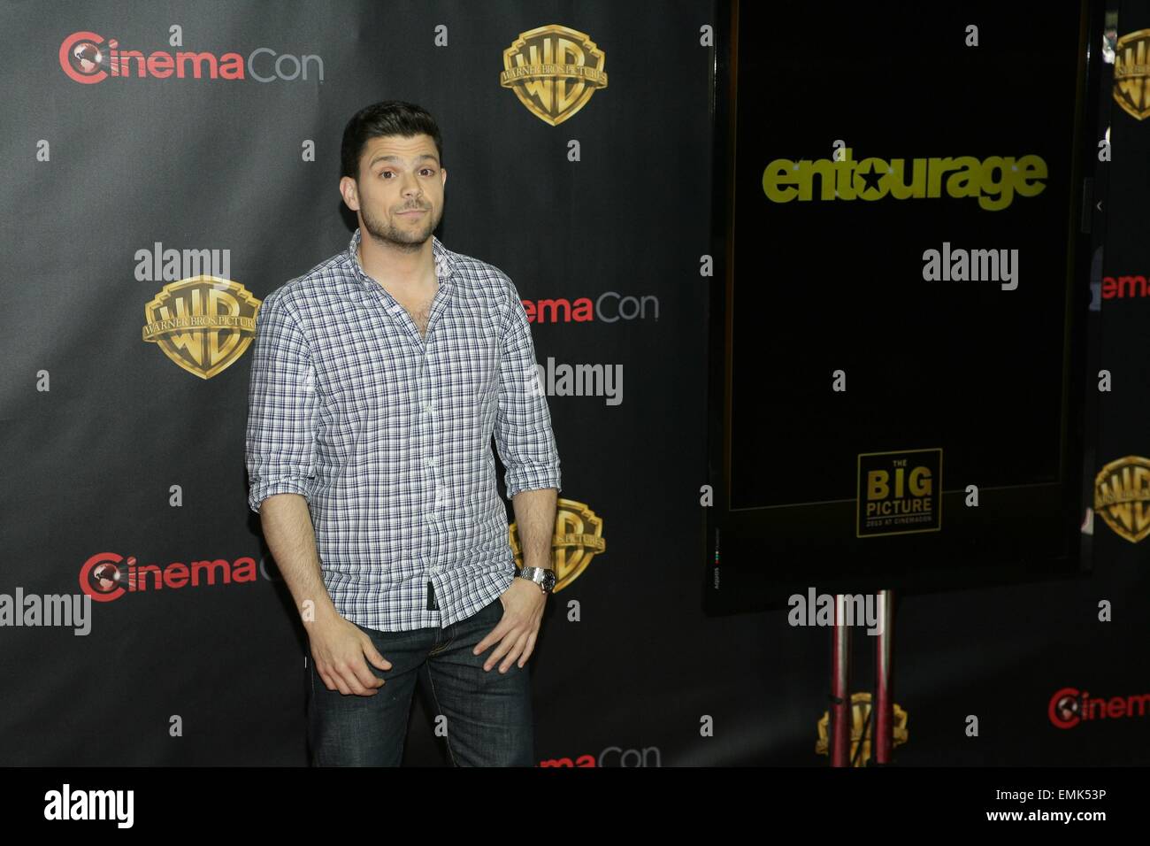 Las Vegas, NV, Stati Uniti d'America. Xxi Aprile, 2015. Jerry Ferrara di presenze per Warner Bros Foto " Big Picture' evento al CinemaCon 2015, dal Colosseo al Caesars Palace a Las Vegas, NV il 21 aprile 2015. Credito: James Atoa/Everett raccolta/Alamy Live News Foto Stock