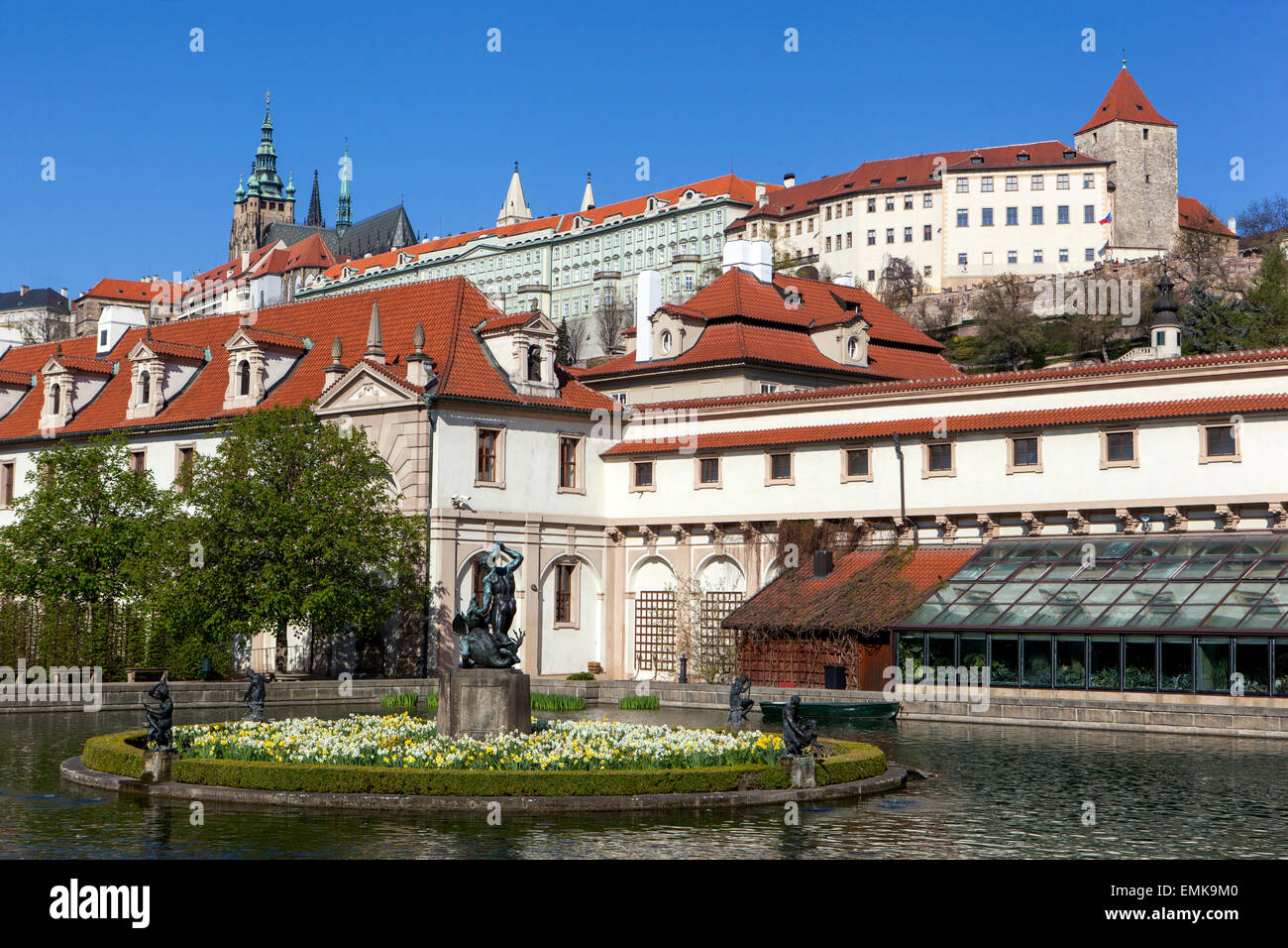 Giardino di Praga, Giardini del Palazzo Wallenstein Vista del Castello di Praga, Repubblica Ceca Foto Stock