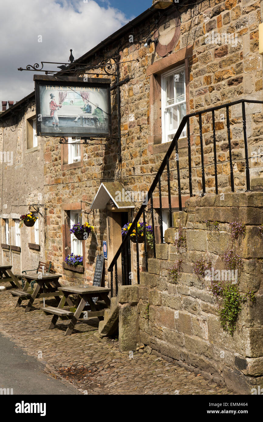 Regno Unito, Inghilterra, Lancashire, Slaidburn, Hark al Pub Bounty, in passato come Cane Inn è servita come locale courthouse Foto Stock