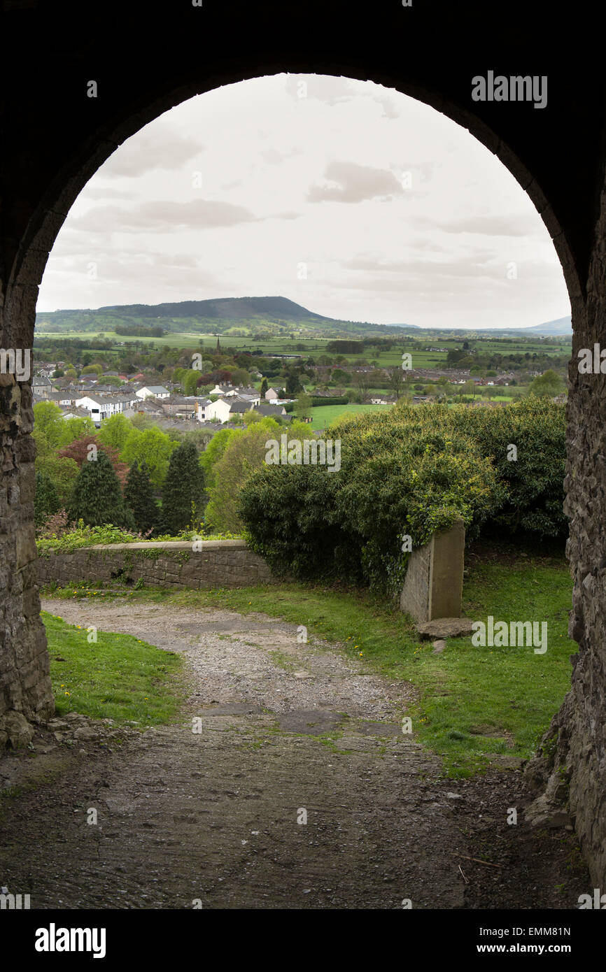 Regno Unito, Inghilterra, Lancashire, Ribble Valley, vista in elevazione da Clitheroe Castle Foto Stock