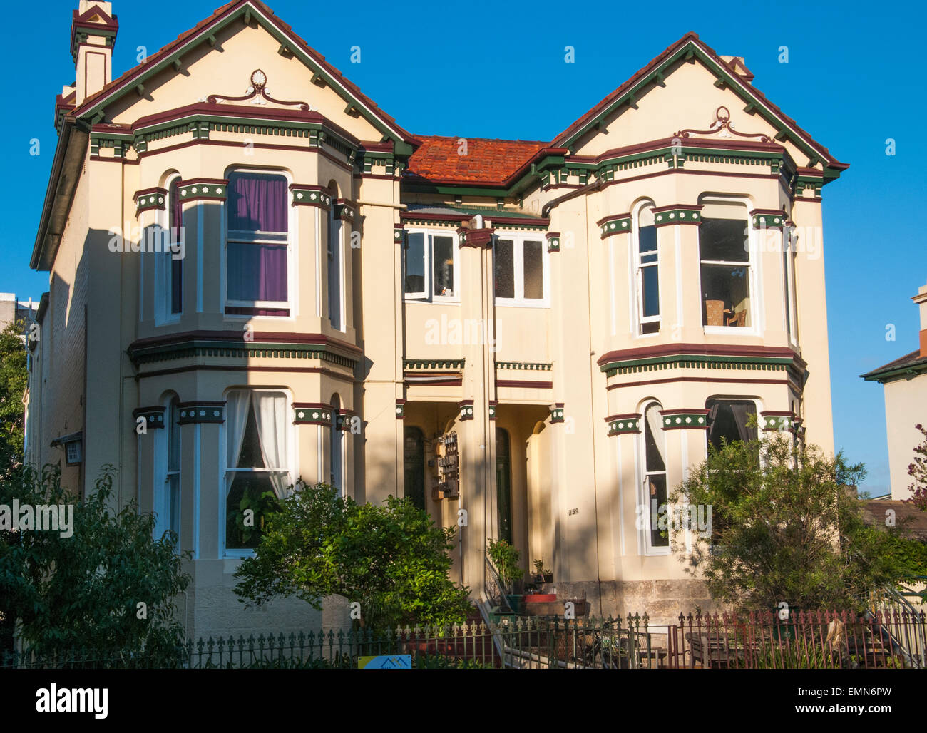 Italianamente vittoriano a due piani duplex homes in Glebe, un sobborgo interno di Sydney, Australia Foto Stock