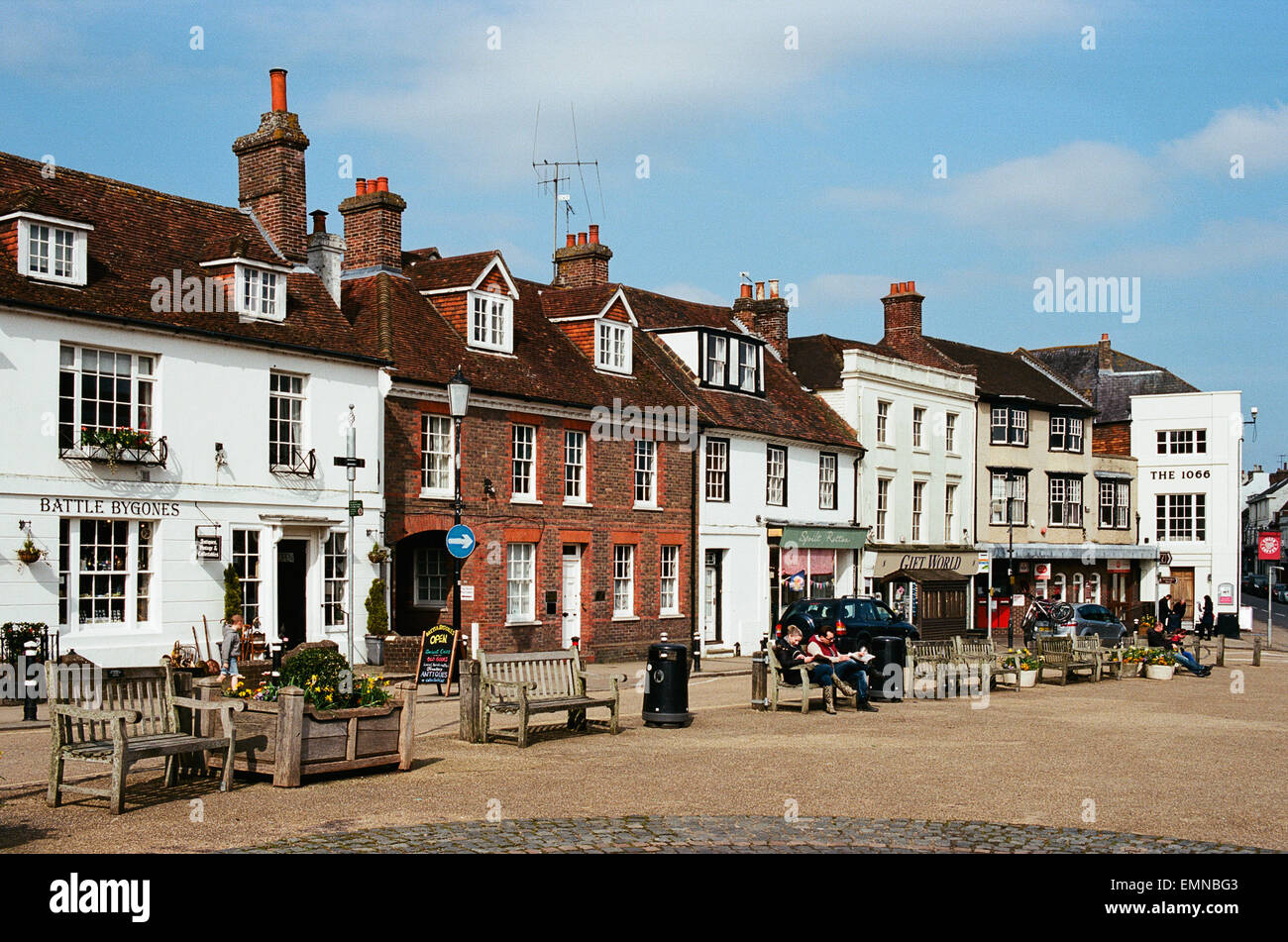 Case e negozi di High Street a Abbey verde, Battle, East Sussex, Regno Unito Foto Stock