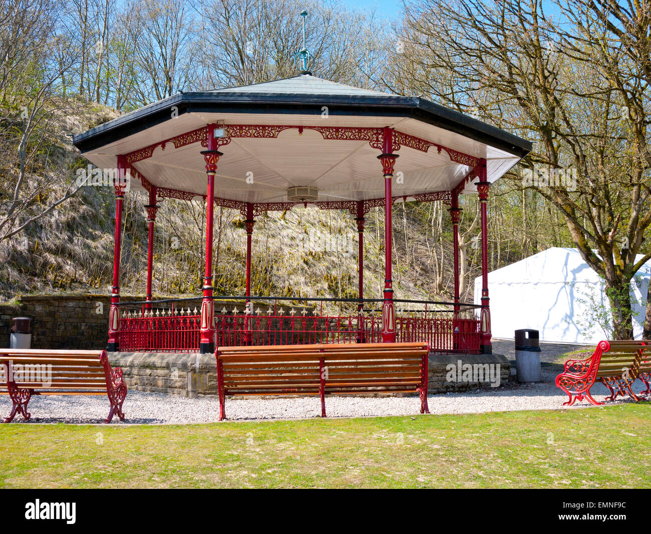 Vintage banda Vittoriano Stand a Crich Museo dei Tram. Crich, Matlock, Derbyshire, Regno Unito. Foto Stock