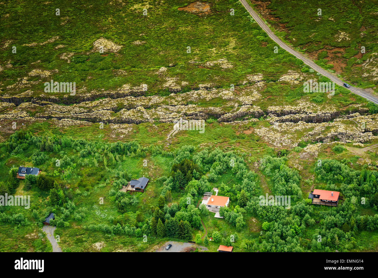 Case estive e la cresta Mid-Atlantic, Thingvellir National Park, Islanda Foto Stock