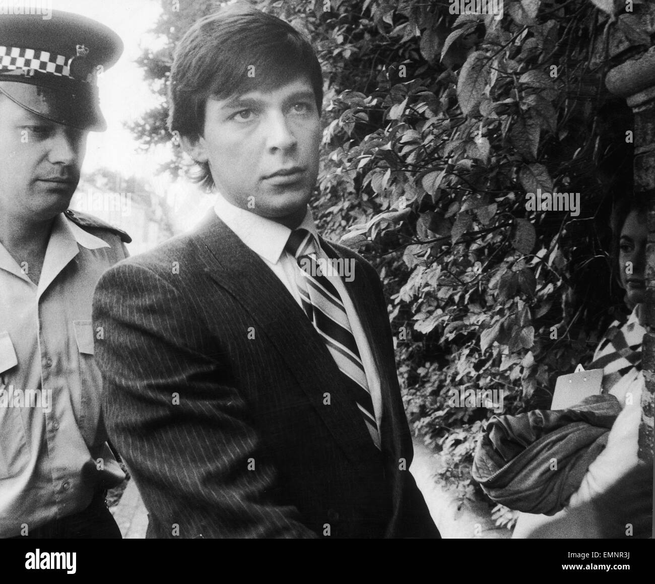 Jeremy Bamber essendo il piombo in Chelmsford Crown Court all'inizio della sua prova. Bamber era caricata e trovato colpevole di omicidio dei suoi genitori adottivi, sua sorella Shelia e i suoi sei anni di twin ragazzi presso la casa di famiglia di White House Farm. Il 6 ottobre 1986 Foto Stock