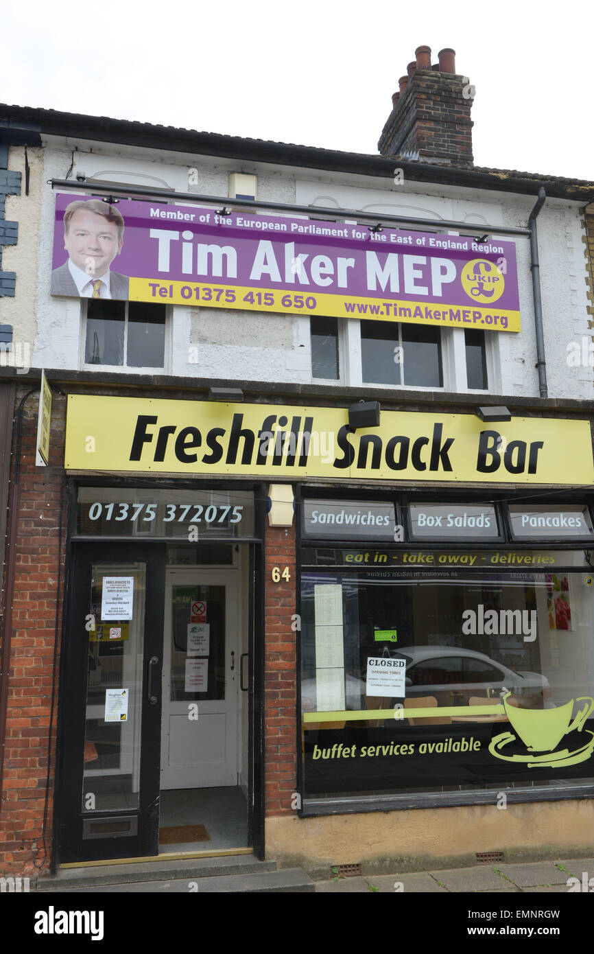 Grays, Essex, Regno Unito. Il 22 aprile 2015. L'ufficio di UKIP MEP Tim Aker che è uno dei candidati per il sedile. Thurrock è un ultra-conservatrice marginale (0,2%) Sedile in Essex. Thurrock è una classe di lavoro area industriale sull'estuario del Tamigi. Si tratta di una delle prime sedi essendo combattuta da UKIP. Credito: Matteo Chattle/Alamy Live News Foto Stock