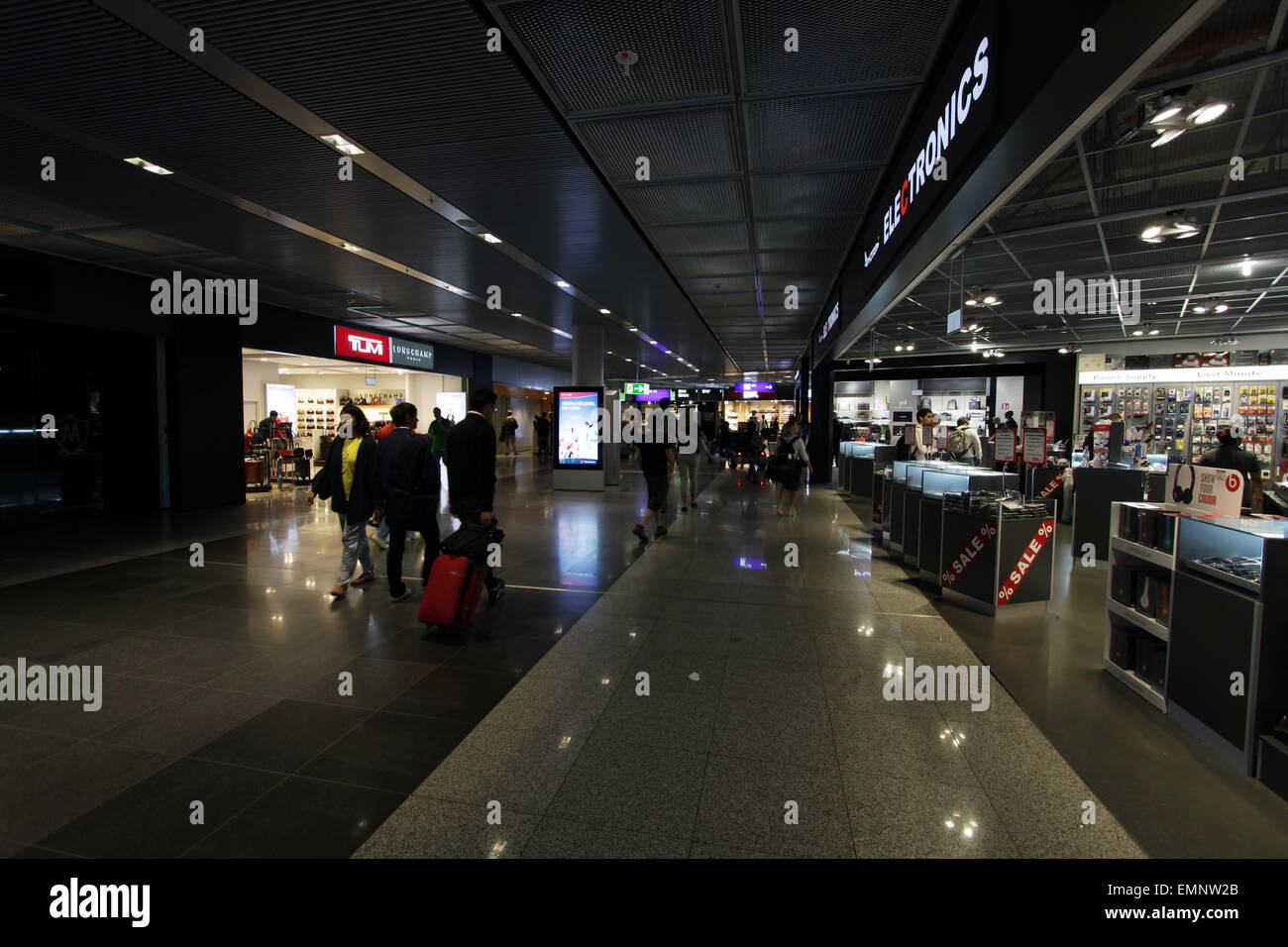 Frankfurt am Main International Airport Terminal in attesa in Germania Foto Stock