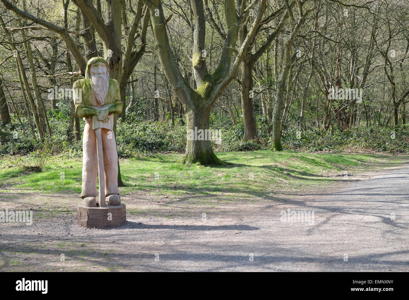Una scultura in legno a Beacon Hill leicestershire Foto Stock