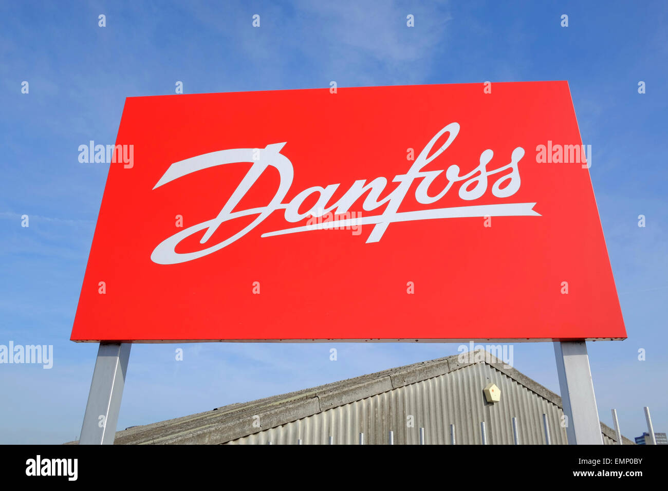 Segno Danfuss presso la fabbrica ingresso in Bedford Foto Stock