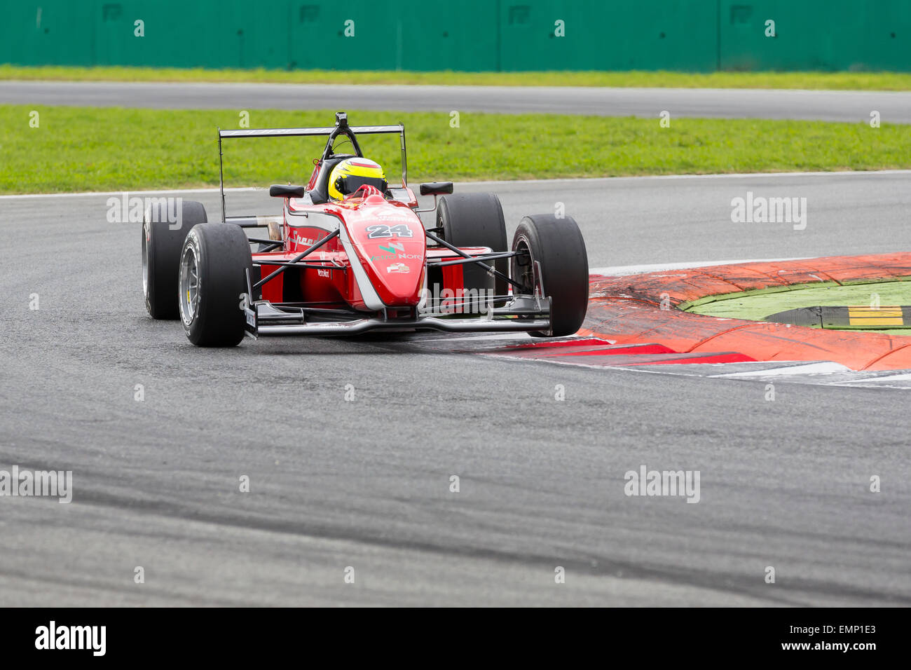 Monza, Italia - 25 Ottobre 2014: F3 Dallara 308 R di puro Sport Team, pilotato da Venica Giorgio in azione durante la Abarth F2 Foto Stock